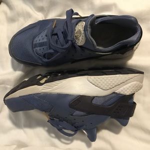 Women’s Blue Nike Hurachee Sneakers